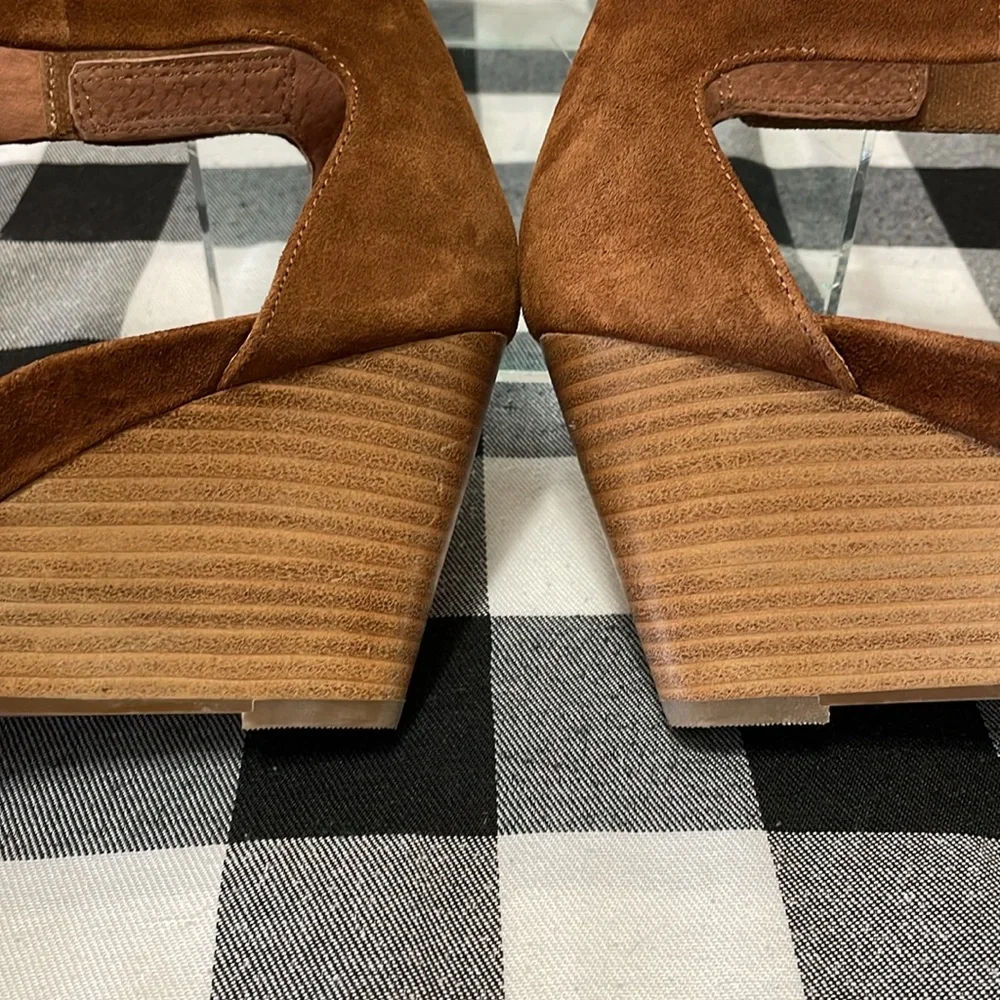Gentle Souls Lunette Shoes Size 9.5 Open Peep Toe Wedge Brown Suede Leather